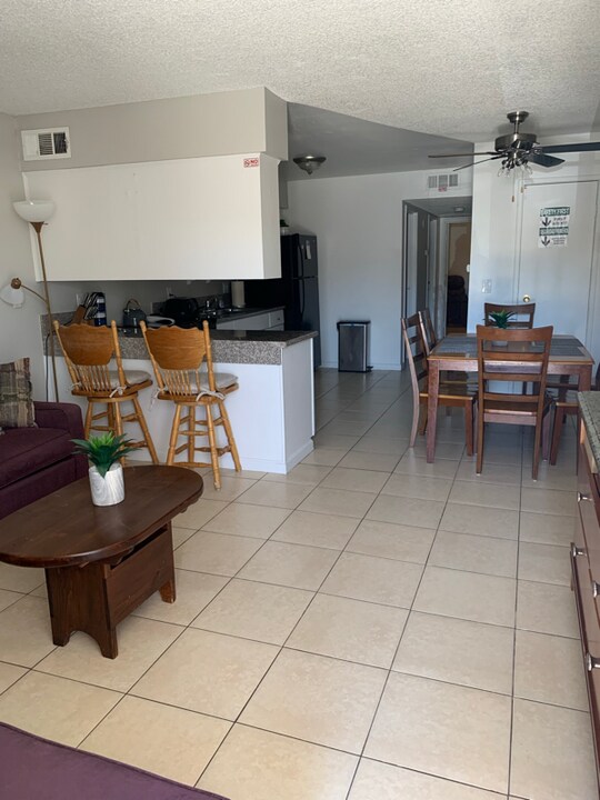 4253 Stewart Ave in Las Vegas, NV - Building Photo