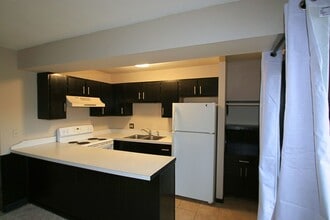 45 Nassau Colony in Fox Lake, IL - Building Photo - Building Photo