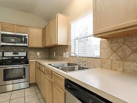 6534 Bridgegate Dr in Spring, TX - Building Photo