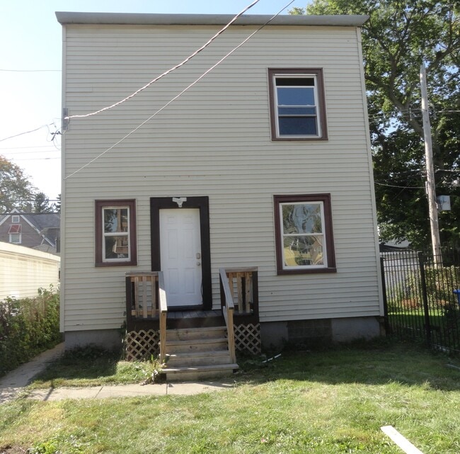 1030 N Parkside Ave, Unit 1R in Chicago, IL - Building Photo - Building Photo