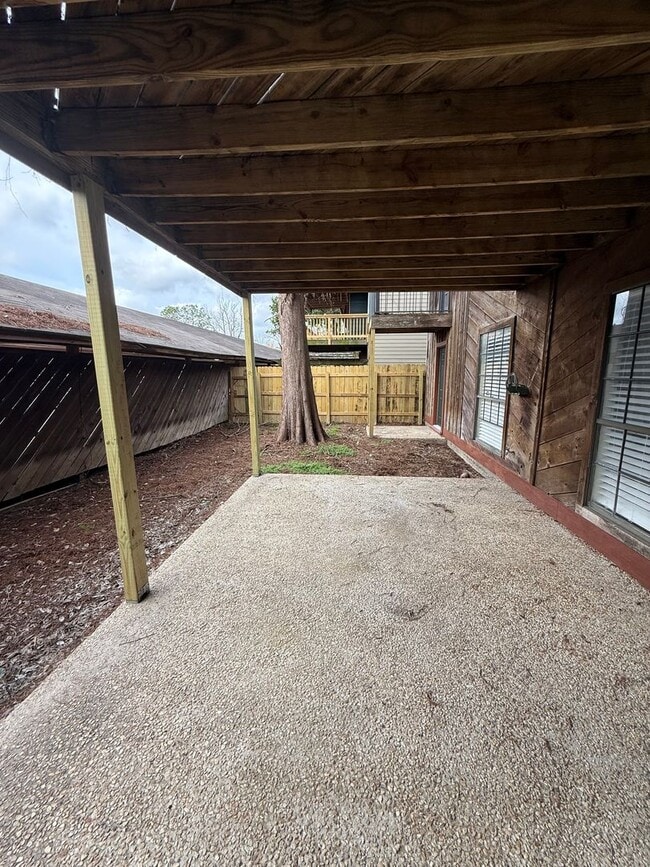 8250 Governor Dr in Baton Rouge, LA - Building Photo - Building Photo