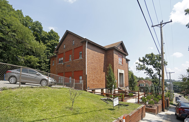 230 Oakwood Ave in Pittsburgh, PA - Building Photo - Building Photo