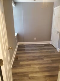 1607 Division St photo'