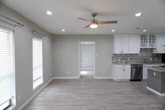 211 Beverly Dr in San Antonio, TX - Building Photo - Building Photo