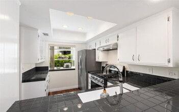 221 Oahu Way in Placentia, CA - Building Photo - Building Photo