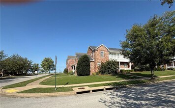 422 J.T.L Pkwy in Springdale, AR - Building Photo - Building Photo