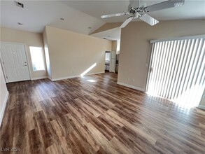 3009 Cradle Mountain Dr in Las Vegas, NV - Building Photo - Building Photo