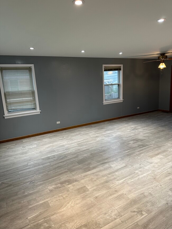 2423 Rusty Dr in Des Plaines, IL - Building Photo - Building Photo