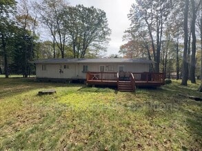 5228 Hummingbird Dr in Pocono Summit, PA - Building Photo - Building Photo