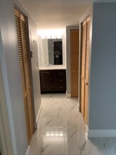 1101 SW 122nd Ave in Miami, FL - Foto de edificio - Building Photo