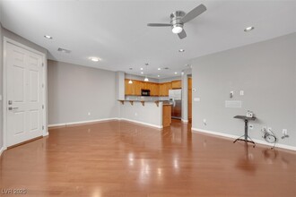 11476 Belmont Lake Dr in Las Vegas, NV - Building Photo - Building Photo