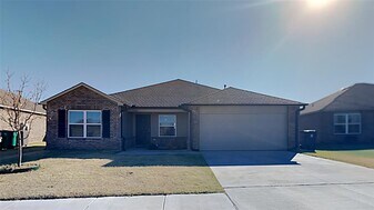 10704 SW 23rd Ter in Yukon, OK - Building Photo