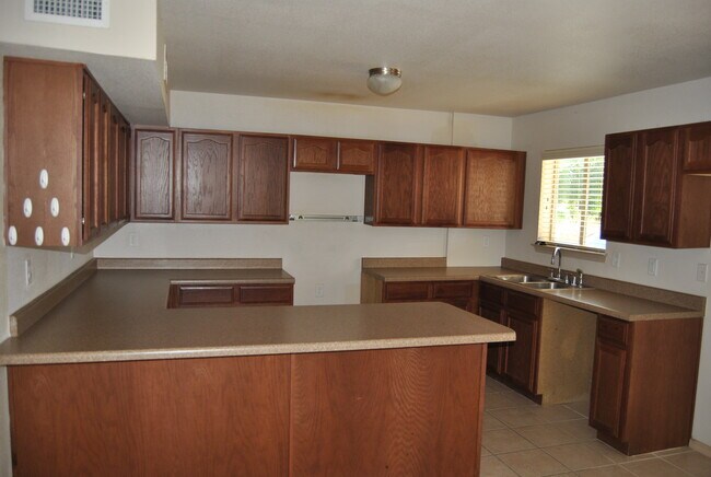 4029 Hueco Land Ln in El Paso, TX - Building Photo - Building Photo