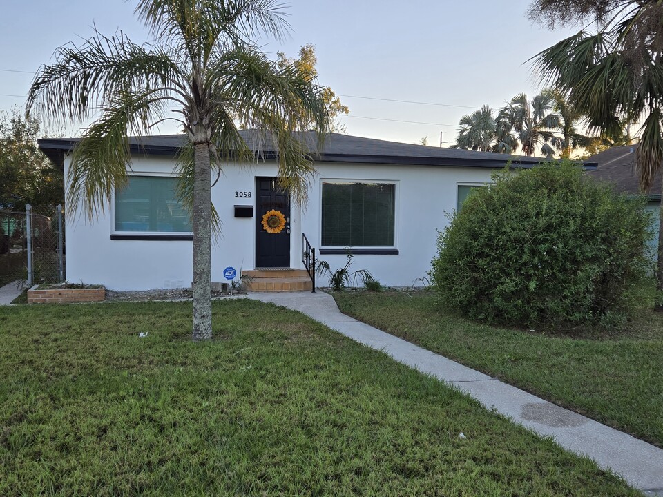 3058 15th Ave S in St. Petersburg, FL - Building Photo