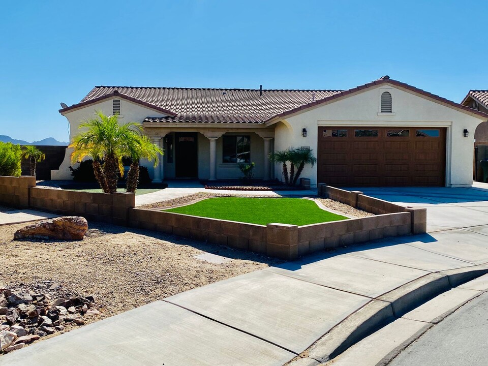 3761 S Akers Way in Yuma, AZ - Building Photo