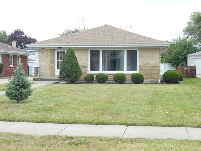 property at 508 E Butterfield Rd