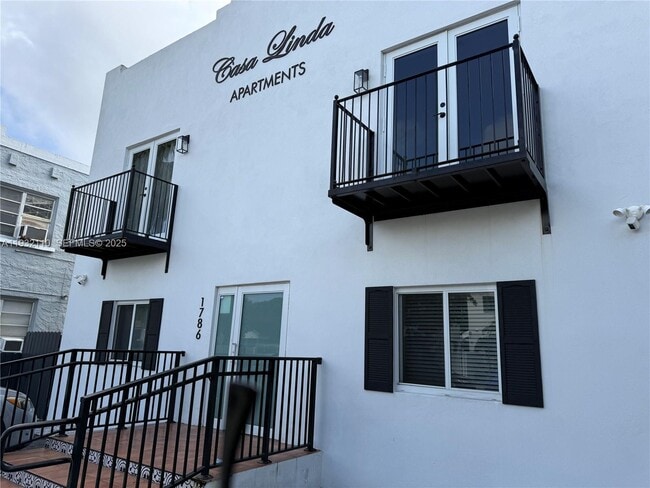 1786 SW 9th St in Miami, FL - Building Photo - Building Photo