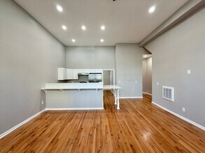 1013 W 19th St, Unit 1 in Chicago, IL - Building Photo - Building Photo