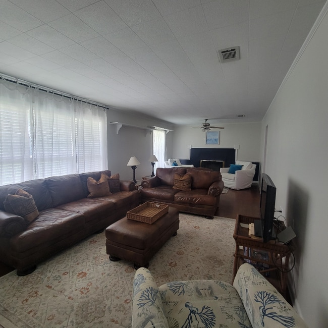 2075 E Union Ave
