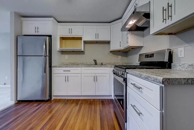 9 Cross St in Chelmsford, MA - Building Photo - Building Photo