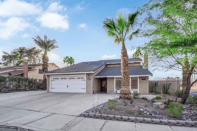 3911 Mohigan Way in Las Vegas, NV - Building Photo - Building Photo