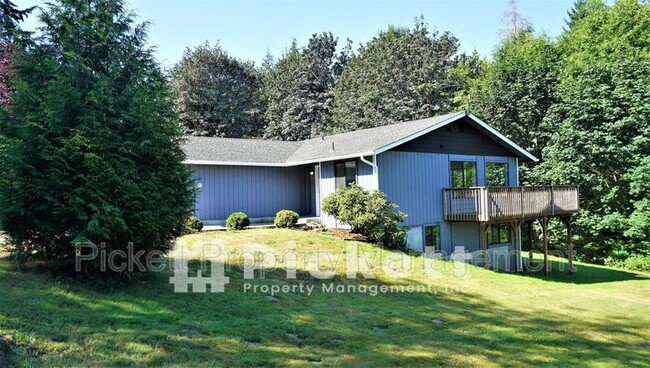 3062 Anderson Rd SE in Port Orchard, WA - Building Photo - Building Photo