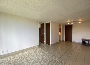 1600 Wilikina Dr in Mililani, HI - Building Photo - Building Photo