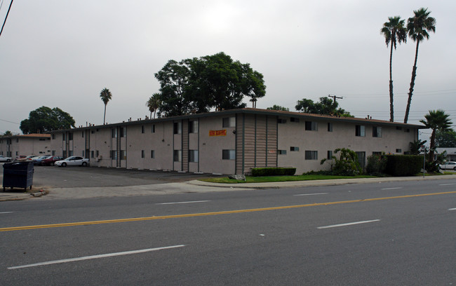 Lanai Village Apartments in Spring Valley, CA - Building Photo - Building Photo