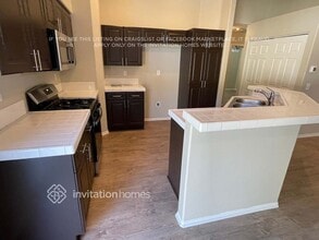 42550 Blossom Dr in Lancaster, CA - Building Photo - Building Photo