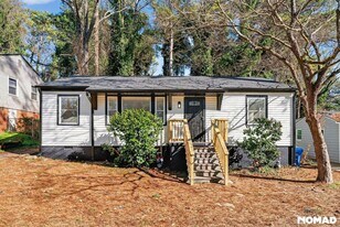 1262 Kenilworth Dr SW in Atlanta, GA - Building Photo
