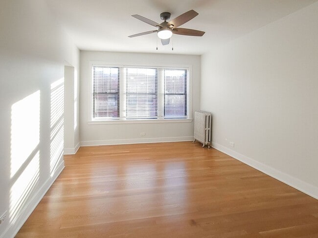 3911 N Keeler Ave, Unit 1 in Chicago, IL - Building Photo - Building Photo