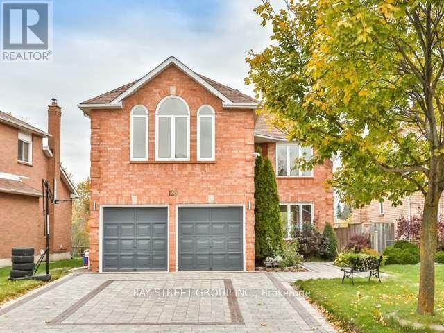 129 Rose Branch Dr in Richmond Hill, ON - Building Photo