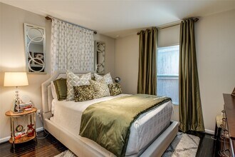 910 W 9th St in Houston, TX - Building Photo - Building Photo