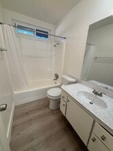 8202 Ashgrove Dr, Unit 13 in La Mirada, CA - Building Photo - Building Photo