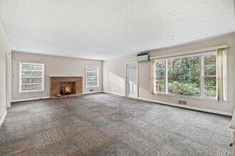 1944 Ridgewood Dr NE in Atlanta, GA - Building Photo - Building Photo