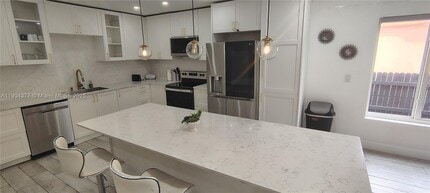 420 NE 90th St in El Portal, FL - Building Photo - Building Photo