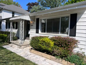 3335 Springbrook St in Ann Arbor, MI - Building Photo - Building Photo