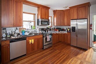 32 Hawthorne St in Somerville, MA - Foto de edificio - Building Photo
