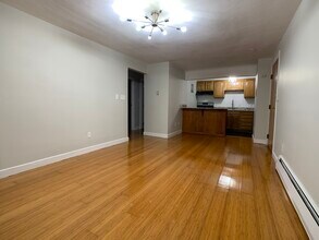 10 Commonwealth Ct, Unit 4 in Boston, MA - Foto de edificio - Building Photo