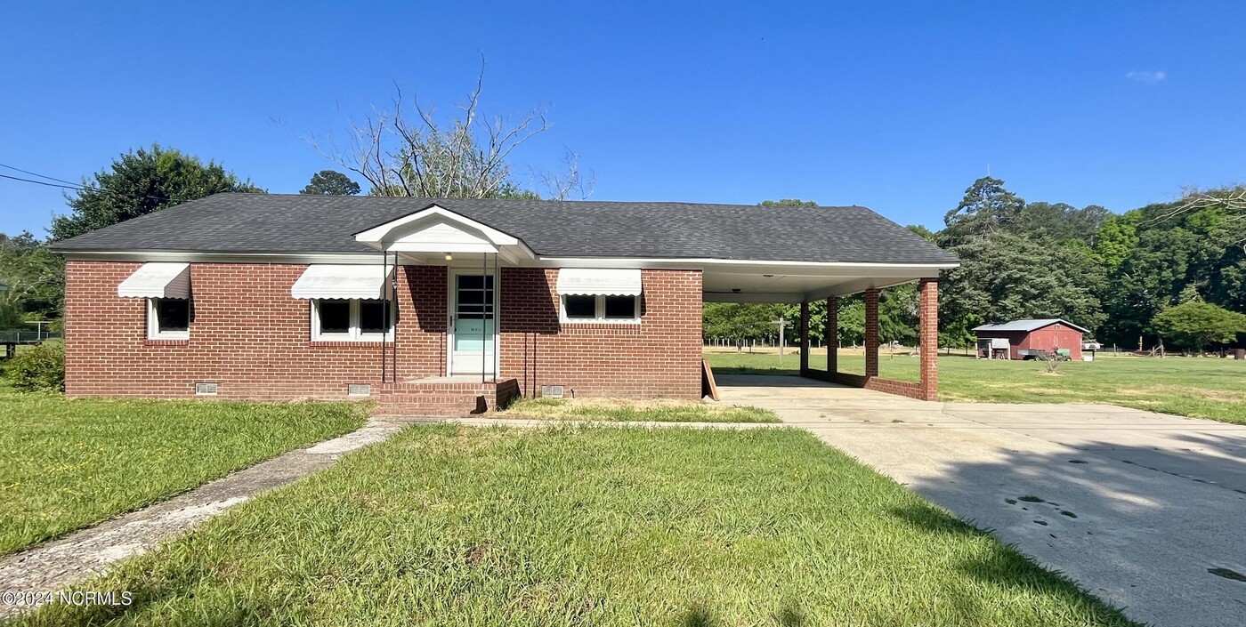 1005 Parsonage St in Elizabeth City, NC - Foto de edificio