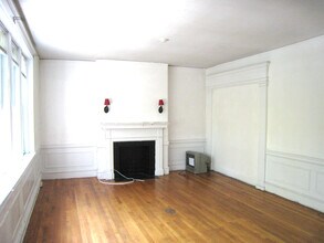 324 Saint Paul St, Unit 7 in Brookline, MA - Building Photo - Building Photo