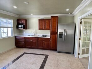 6563 Park Ridge Blvd, Unit 1 in San Diego, CA - Building Photo - Building Photo