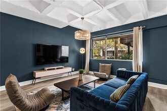 3645 Peachtree Rd NE in Atlanta, GA - Foto de edificio - Building Photo