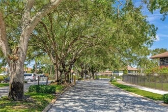 480 SW South River Dr in Stuart, FL - Building Photo - Building Photo