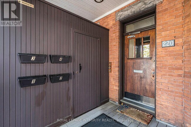 220-220 Powell Ave in Ottawa, ON - Building Photo - Building Photo