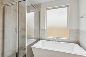 7933 Spring Run Dr in Magnolia, TX - Foto de edificio - Building Photo