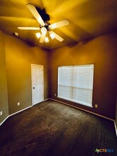 7100 Golden Oak Ln in Killeen, TX - Foto de edificio - Building Photo