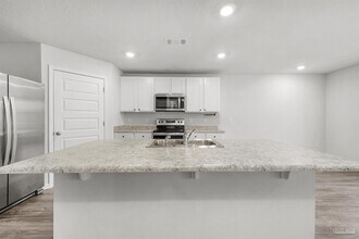 5280 Peach Dr in Milton, FL - Building Photo - Building Photo