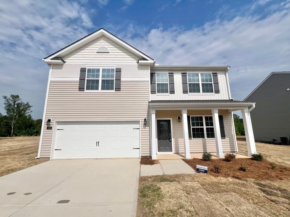 219 Blue Aspen Dr in Fuquay Varina, NC - Building Photo