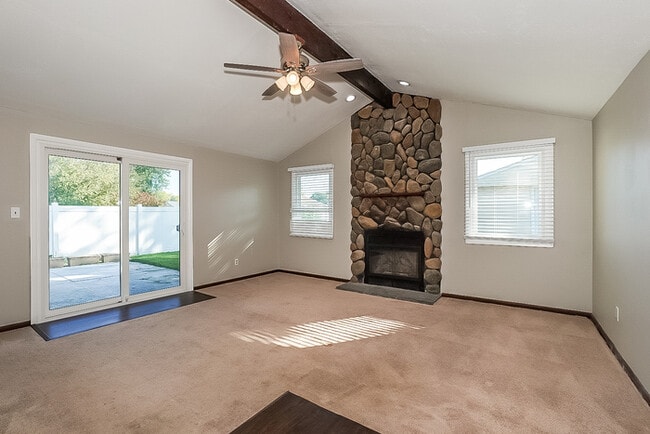 8975 Cambridge Dr in Northfield, OH - Building Photo - Building Photo